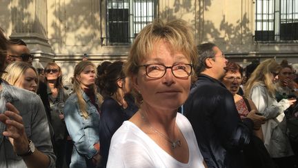 Claude Chirac, lors de la manifestation contre les violences faites aux femmes, à Paris, le 8 octobre&nbsp;2018. (NATHALIE BOURRUS / RADIO FRANCE)