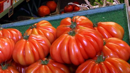 &nbsp; (Des sosies des tomates coeurs de boeuf aussi chers mais moins goûteux envahissent les rayons © MAXPPP)