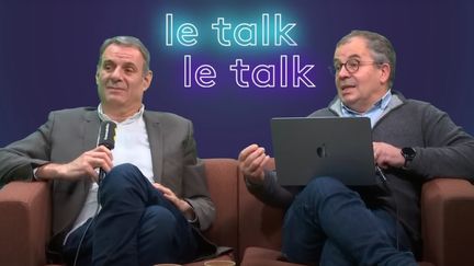 Le politologue Brunos Cautrès et Xavier Timbeau, économiste, directeur de l'OFCE, dabs le Talk de franceinfo, jeudi 10 octobre. (FRANCEINFO / RADIO FRANCE)