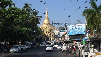 Une vue de la pagode Shwedagon, le 1er février 2021, dans la&nbsp;ville birmane&nbsp;de Rangoun. (AFP)