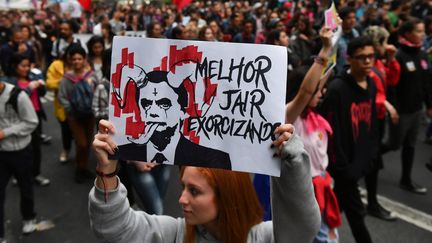 Manifestation contre Jair Bolsonaro, candidat d'extrême droite et vainqueur du premier tour de l'élection présidentielle au Brésil. (NELSON ALMEIDA / AFP)