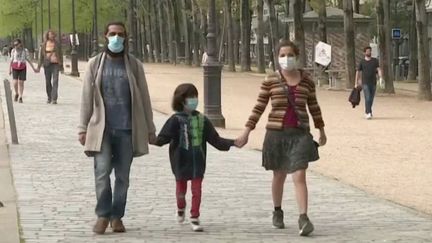 Coronavirus : le port du masque en extérieur en passe de devenir obligatoire à Paris