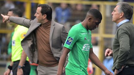 Zaydou Youssouf, la tête basse après son expulsion à Strasbourg, dimanche 17 octobre. (SEBASTIEN BOZON / AFP)