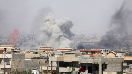 Les combats dans la vieille ville de Mossoul, en Irak, dimanche 25 juin 2017.&nbsp; (ERIK DE CASTRO / REUTERS)