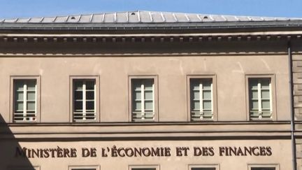 Économie : les conséquences de la baisse de la note de la dette publique française (Franceinfo)