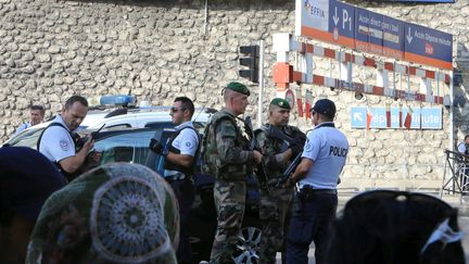 Attaque au couteau à Marseille : les enquêteurs planchent sur le profil de l'assaillant