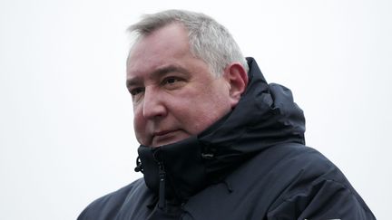 Le chef de l'agence spatiale russe, Dmitri Rogozine, le 8 décembre 2021 au cosmodrome de Baïkonour, en Russie. (PAVEL PAVLOV / ANADOLU AGENCY / AFP)