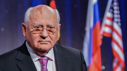 L'ancien président de l'Union soviétique, Mikhail Gorbachev, assiste à un événement commémoratif à Berlin, le 31 octobre 2009. (DAVID GANNON / AFP)