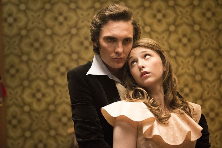 Eamon Farren et Bethany Whitmore dans "Fantastic Birthday" de Rosemary Myers
 (UFO Distribution)