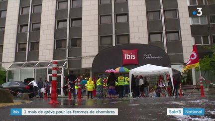 Paris : les femmes de chambre d'un Ibis en grève depuis un mois