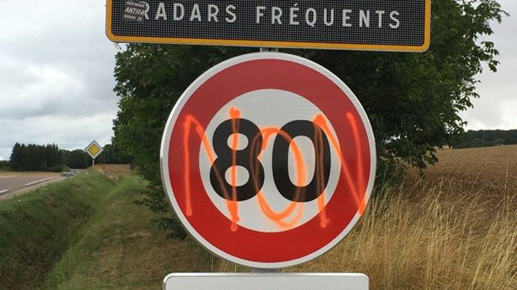 Limitation de la vitesse à 80 km/h plusieurs panneaux et radars