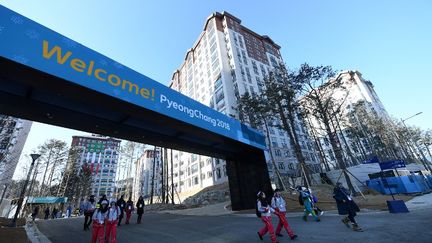 L'entrée du village olympique de&nbsp;Pyeongchang, en Corée du Sud. (FRANCK FIFE / AFP)