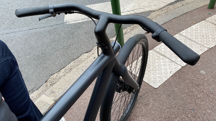 Un vélo électrique connecté de la marque VanMoof (JC/RF)