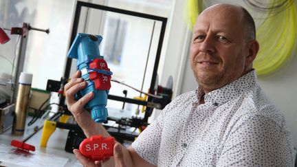 Romain Fouché, cadre d'EDF, inventeur d'un dispositif de sécurité utilisé&nbsp;dans la centrale nucléaire de Cattenom, en septembre 2017.&nbsp; (PIERRE HECKLER / MAXPPP)