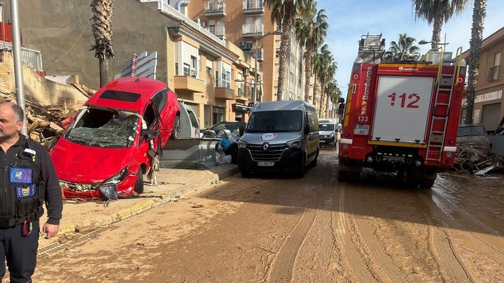 Cinq pompiers français du groupe de secours catastrophe français ont pris l'initiative de venir en aide aux sinistrés. (GSCF / DR)