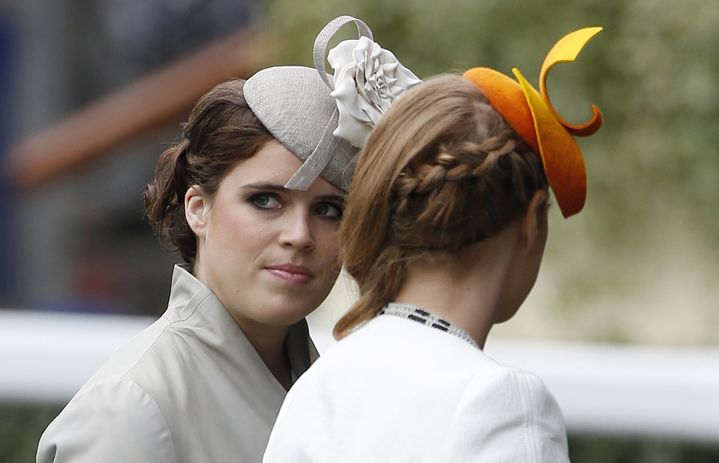 Les princesses Eugenie et Beatrice, &agrave; l'occasion du festival de courses hippiques Royal Ascot, &agrave;&nbsp;Londres,&nbsp;le 19 juin 2014.&nbsp; (SUZANNE PLUNKETT / REUTERS )