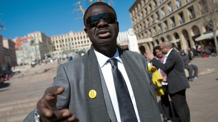 L'ancien pr&eacute;sident de l'OM Pape Diouf, candidat &agrave; la mairie de Marseille (Bouches-du-Rh&ocirc;ne), le 7 mars 2014. (BERTRAND LANGLOIS / AFP)