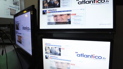 Le site Atlantico annonce, le 6 mars 2014, qu'il porte plainte contre "Valeurs actuelles" et Slate. (BERTRAND GUAY / AFP)