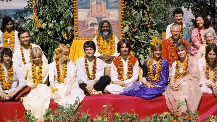 Les Beatles pendant leur retraite auprès du gourou Maharishi Mahesh Yogi. 
 (MARCELA GUTIÉRREZ / NOTIMEX / AFP)