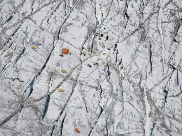 Le camp de recherche du Scott Polar Research Institute, sur la calotte glaciaire du Groenland.&nbsp; (Timo Lieber/ THAW)