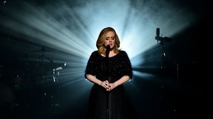  (Adele sur scène à Cannes, le 7 novembre dernier, pour les NRJ Music Awards © GHNASSIA/NMA2016/SIPA)