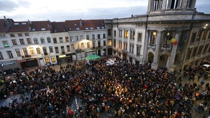 la commune de Molenbeek rend hommage aux victimes des attaques terroristes de Paris