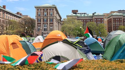 Des étudiants pro-palestiniens occupent le campus de l'université de Columbia, à New York (États-Unis), le 25 avril 2024. (SELCUK ACAR/ANADOLU/AFP)