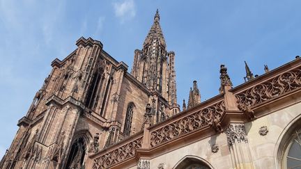 La flèche de la cathédrale de Strasbourg (Bas-Rhin), le 16 avril 2019. (CORINNE FUGLER / RADIO FRANCE)