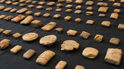 Des tablettes cunéiformes mésopotamiennes rendues à l'Irak par le British Museum, le 30 août 2019. (THE BRITISH MUSEUM / AFP)