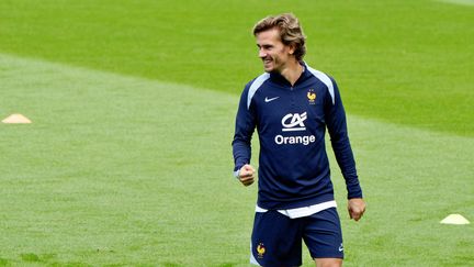 Antoine Griezmann s'entraîne avec l'équipe de France lors de l'Euro, à Paderborn, le 23 juin 2024. (EMMANUELE MASTRODONATO/LIVEMEDIA/AFP)