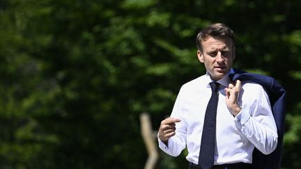 Le président français Emmanuel Macron au château d'Elmau, pour le sommet du G7, en Allemagne, le 26 juin 2022.&nbsp; (TOBIAS SCHWARZ / AFP)