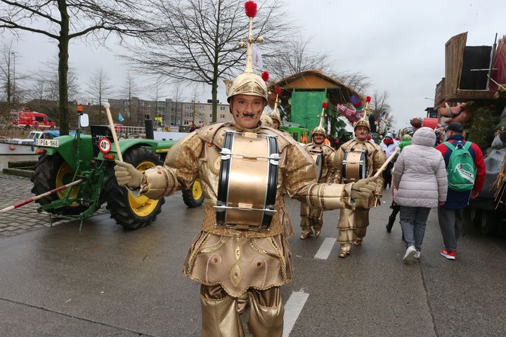 Arrivée des chars&nbsp;du Carnaval d'Alost, en Belgique, le 23 février 2020. (NICOLAS MAETERLINCK / BELGA MAG)