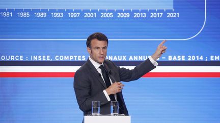 Emmanuel Macron, le 11 mai 2023 à l'Elysée, lors d'un discours sur la réindustrialisation de la France. (YOAN VALAT / AFP)