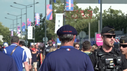 À l'approche des Jeux olympiques, de très nombreux effectifs de sécurité se préparent, à Paris. Le vaste dispositif mis en place doit permettre de parer à diverses situations, notamment sur la Seine.