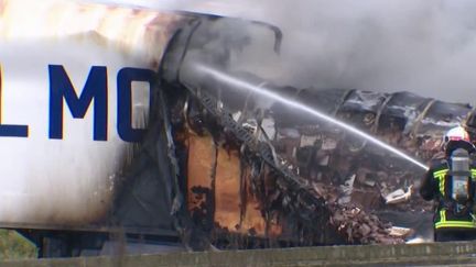 Val-d'Oise : un mort après un accident sur l'autoroute A1 (France 2)