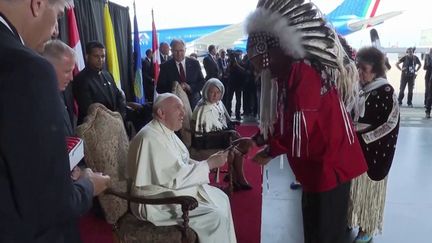 Canada : le pape François venu présenter ses excuses aux peuples autochtones (FRANCE 3)