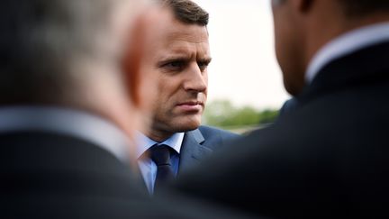 Le candidat d'En marche ! à l'élection présidentielle Emmanuel Macron le 24 avril 2017 lors d'un hommage aux victimes du génocide des Arméniens, à Paris. (LIONEL BONAVENTURE / AFP)