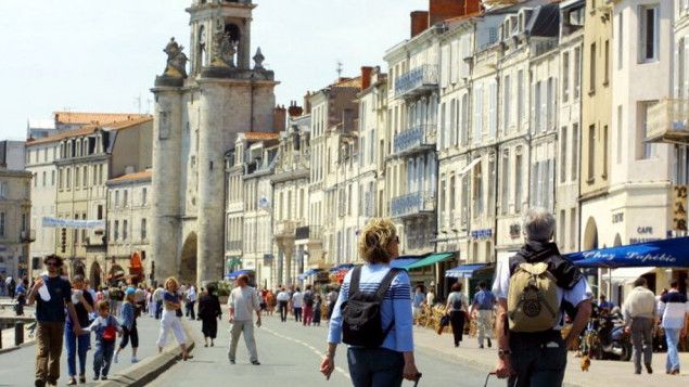 &nbsp; (Balade sur le vieux port de La Rochelle. Derrière, la rue du Temple © DR)