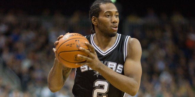 Le joueur des Spurs, Kawhi Leonard