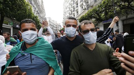 Manifestation antigouvernementale à Alger, le 13 mars 2020.&nbsp; (BILLAL BENSALEM / NURPHOTO)