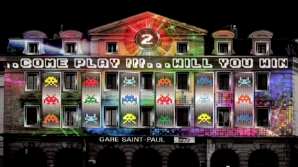 La Gare-Saint Paul de Lyon se transforme en console de jeu pour la 16e Fête des Lumières 
 (France 3 / Culturebox)