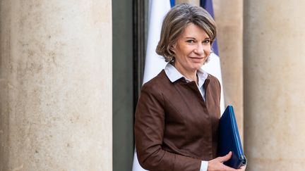 La ministre de l'Education nationale Anne Genetet, le 1er octobre 2024, à l'Elysée. (ANDREA SAVORANI NERI / NURPHOTO / AFP)