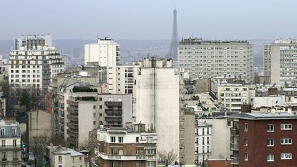 Vue de Paris, en d&eacute;cembre 2001. (MEHDI FEDOUACH / AFP)