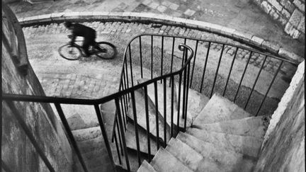 France. D&eacute;partement du Var. Hy&egrave;res. 1932. (HENRI CARTIER-BRESSON / MAGNUM PHOTOS, COURTESY FONDATION HENRI CARTIER-BRESSON)