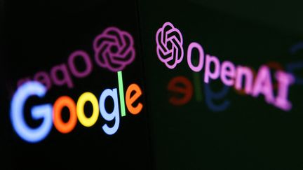 Les logos de Google et OpenAI, créateurs de Bard et de ChatGPT. (JAKUB PORZYCKI / NURPHOTO / AFP)