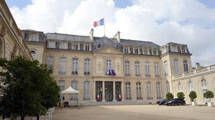 Le palais de l'Elys&eacute;e a baiss&eacute; son budget de 9 millions d'euros en trois ans. (BERTRAND GUAY / AFP)