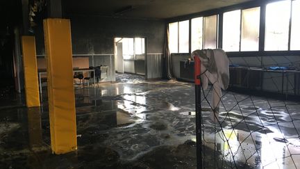 Les locaux de l’école primaire Les Tamaris de Béziers (Hérault), brûlés par un incendie criminel lors de la nuit d’Halloween. (ELENA LOUAZON / RADIO FRANCE)