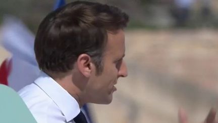 À une semaine du second tour de l’élection présidentielle, Emmanuel Macron (La République en marche) tient un discours beaucoup plus écologique. (franceinfo)