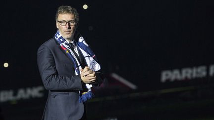 Laurent Blanc célèbre le titre de champion de France du PSG, le 23 mai 2015 au Parc des Princes, à Paris. (CHRISTOPHE MORIN / MAXPPP)