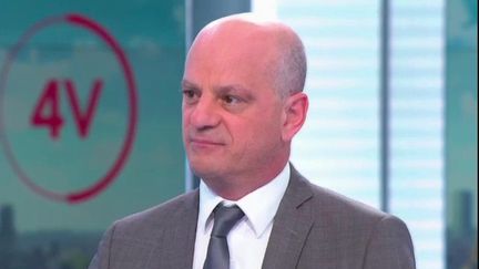 « La situation est très différente entre l’université et le lycée » : Jean-Michel Blanquer est l’invité des 4 Vérités